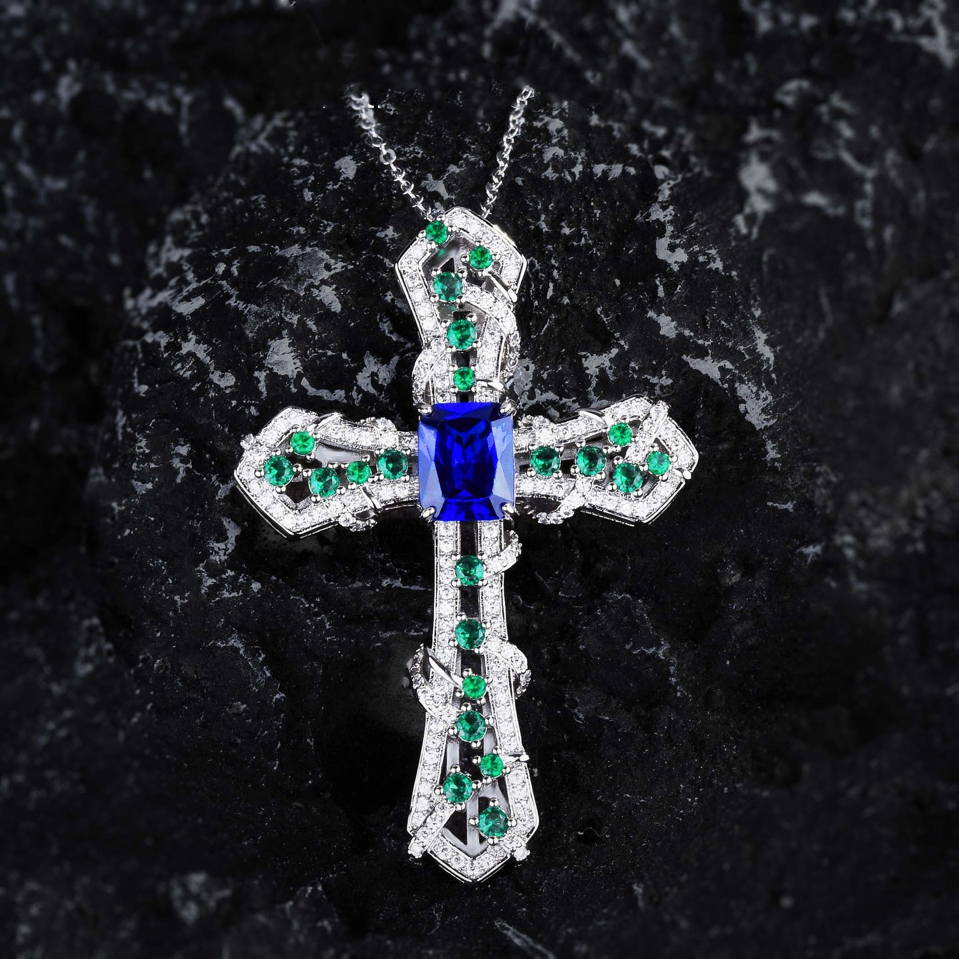 💖Light Luxury Cross Necklace