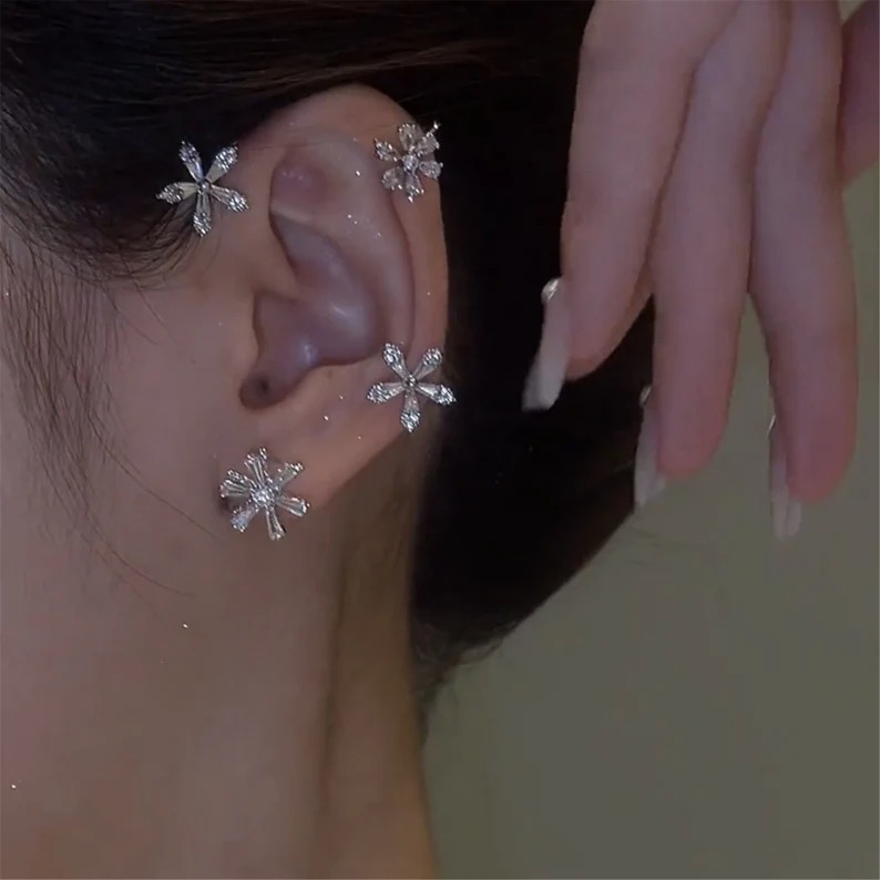 Shiny Non-piercing Rotating Jasmine Cuff Earrings