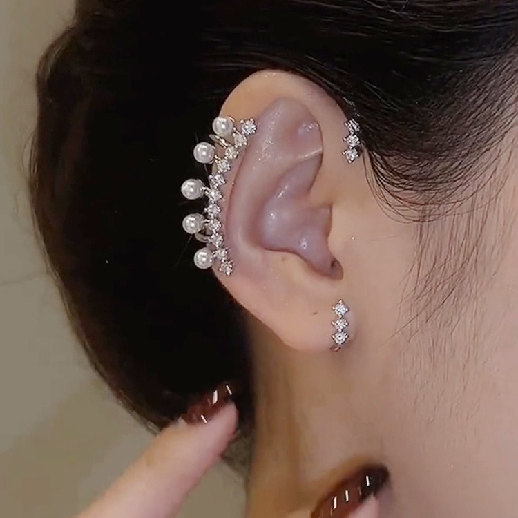 White Pearl Non-Piercing Clip Earrings