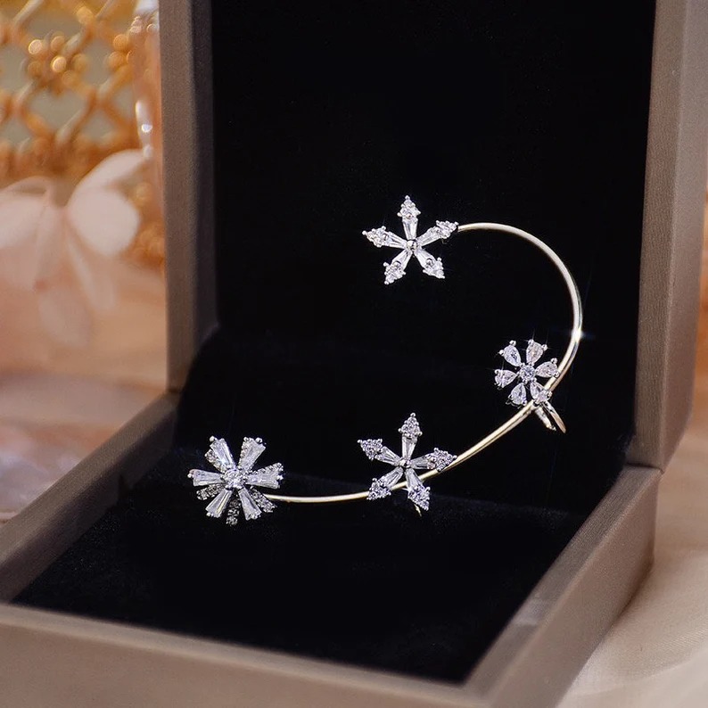 Shiny Non-piercing Rotating Jasmine Cuff Earrings