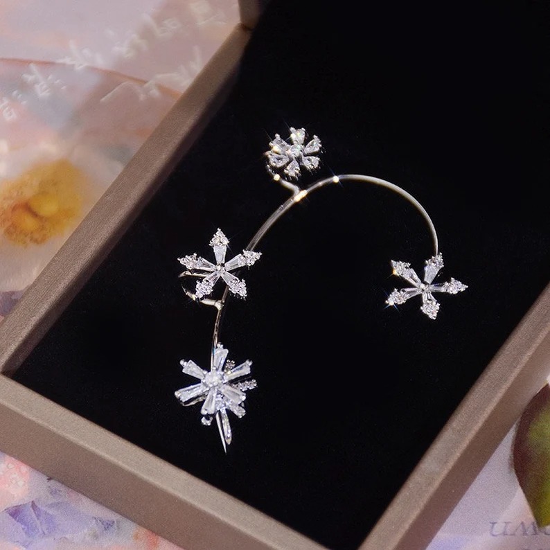 Shiny Non-piercing Rotating Jasmine Cuff Earrings
