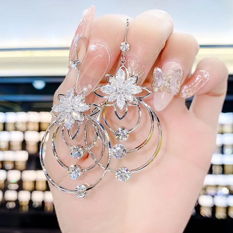 🌊Summer Hot Sale✨ITALIAN STYLE CRYSTAL LOTUS HOOP EARRINGS