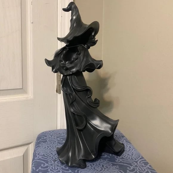 Cracker Barrel Halloween 2023 Witch With LED Lantern Decoration