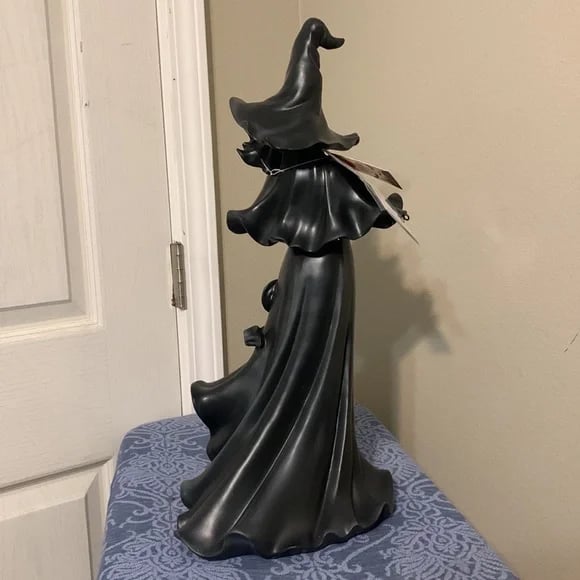 Cracker Barrel Halloween 2023 Witch With LED Lantern Decoration