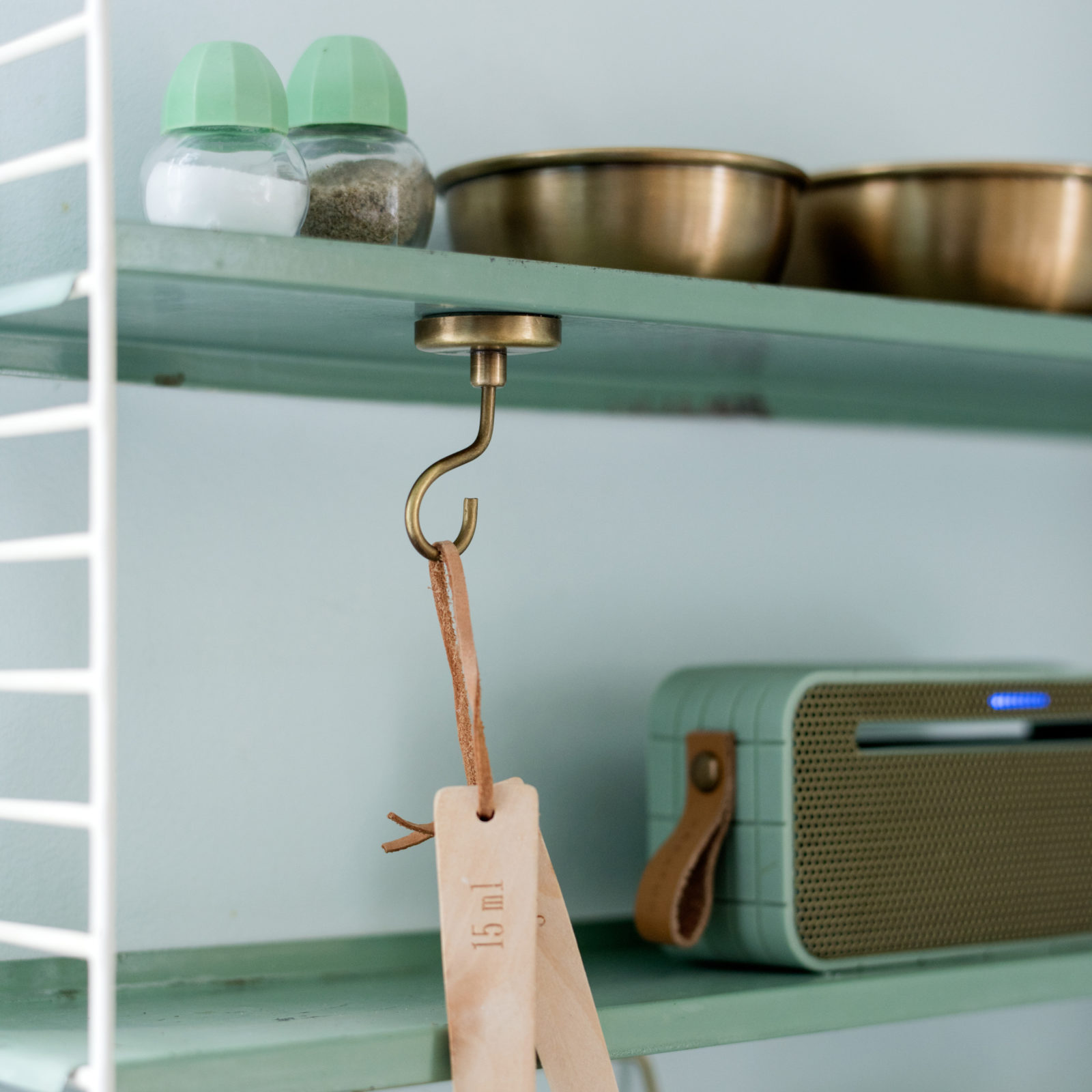 brass magnet hook – round shape