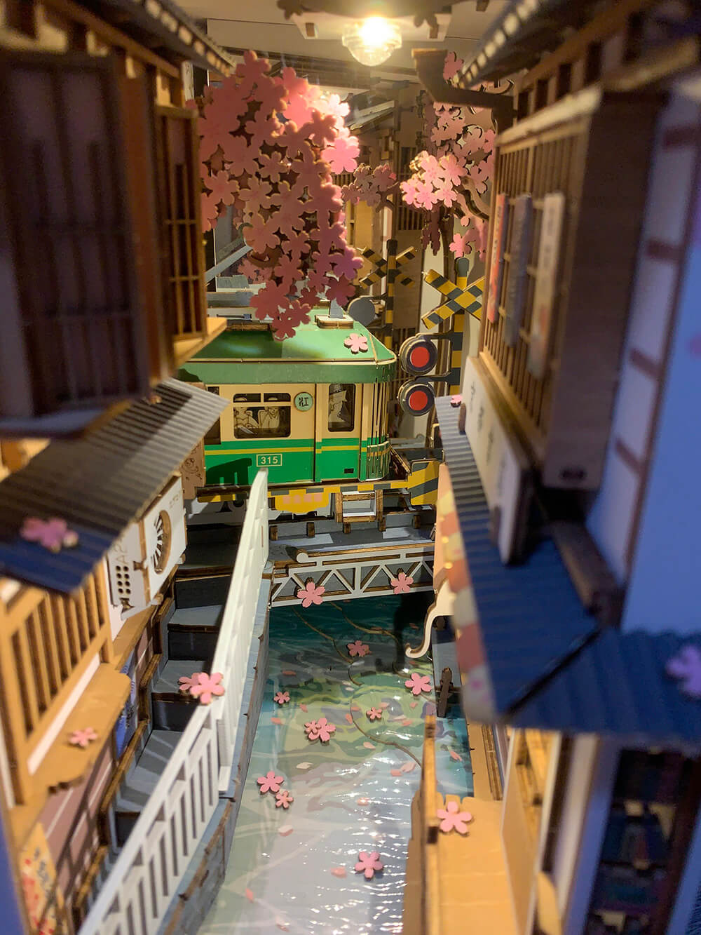 ByAnavrin Miniature Book Nook Sakura Densya Miniature Kit