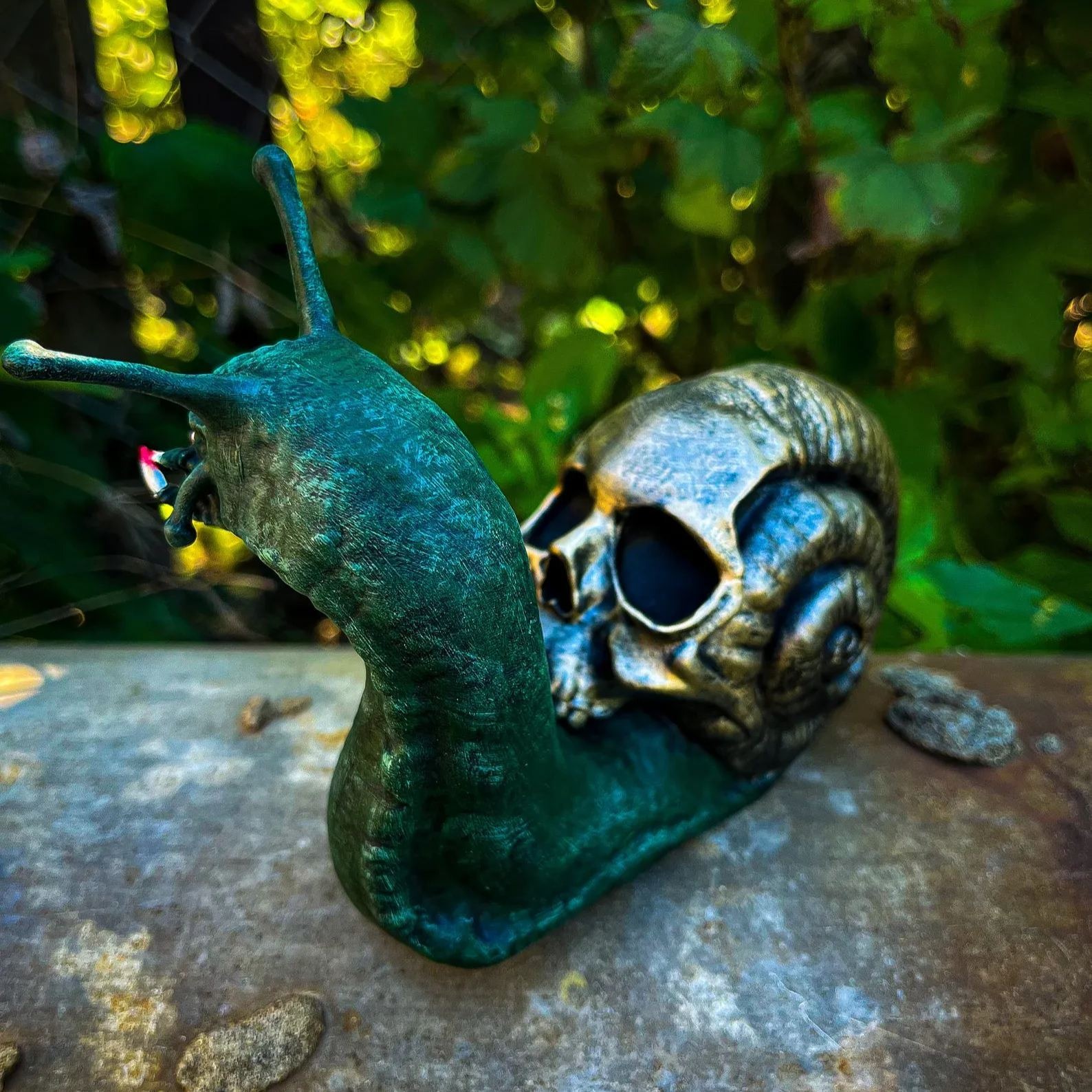 🔥HALLOWEEN PRE SALE💀🐌 BLOODY SNAIL SKULL SCULPTURE