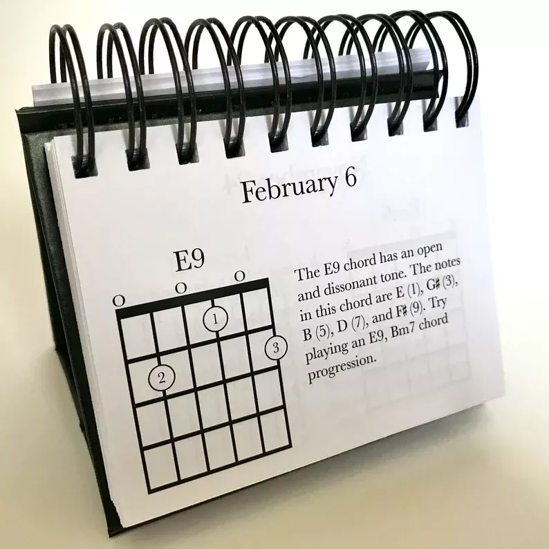 🎇New Year's Promotion-365 Days Guitar Chords Calendar🎸