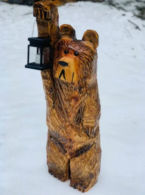 🎄Cedar carved Bear with solar lantern🌲