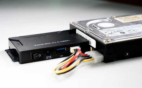 Lector de disco duro USB 3.0 a SATA IDE, YINNCEEN - Convertidor de disco  duro externo ultra recuperación, kit de adaptador universal de disco duro  para disco duro HDD/SSD 2.5/3.5, incluye adaptador de : Electrónica 