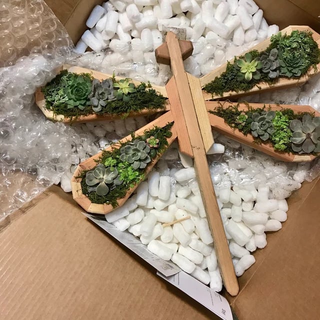 Wooden Garden Arrangements: living wall art | faux succulent wall plan