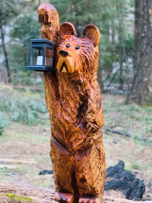 🎄Cedar carved Bear with solar lantern🌲