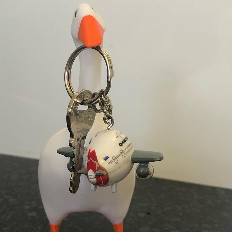 Untitled Goose Game Key Holder figurine statue model with image 4
