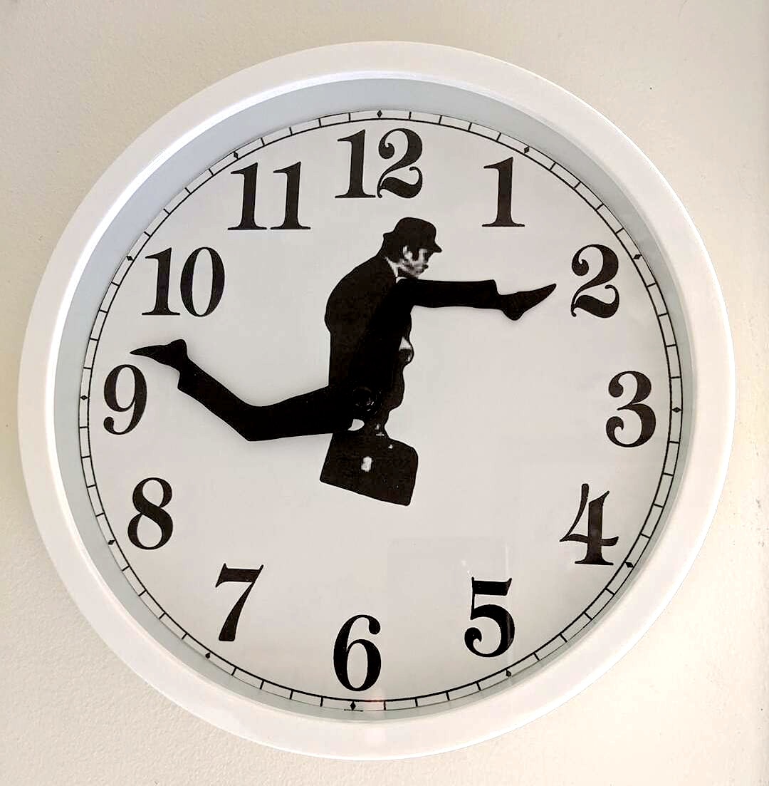 😂Silly Walk Wall Clock