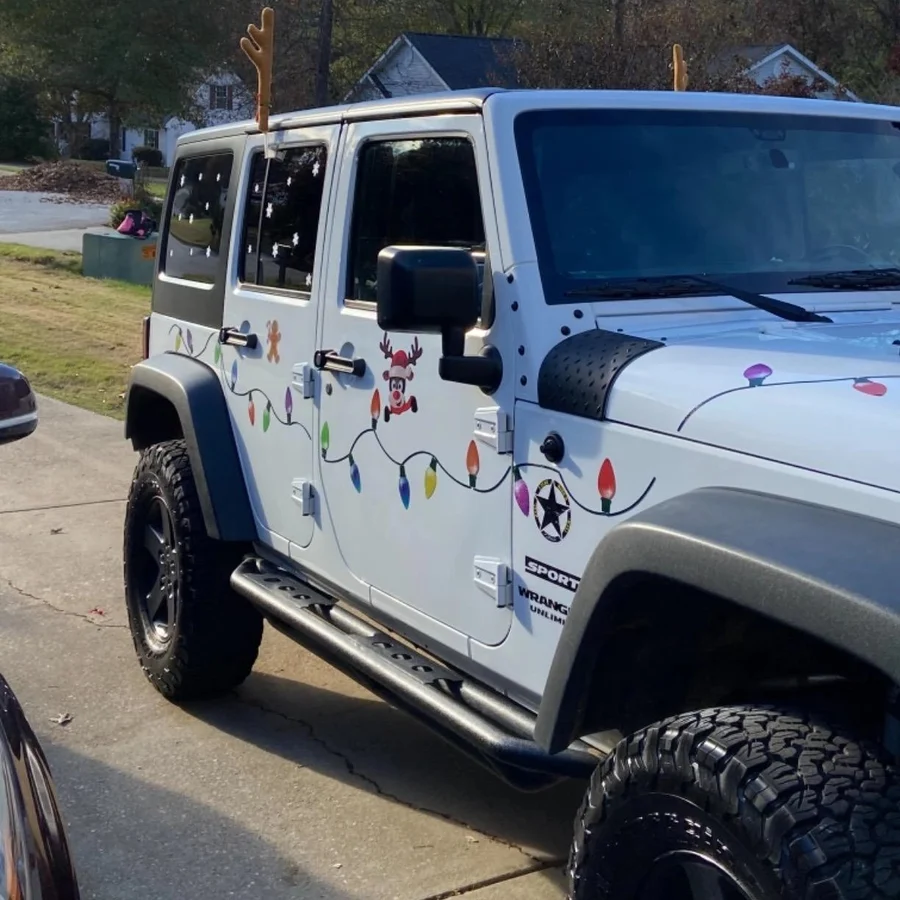 Reflective Light Bulb Magnet Decorations