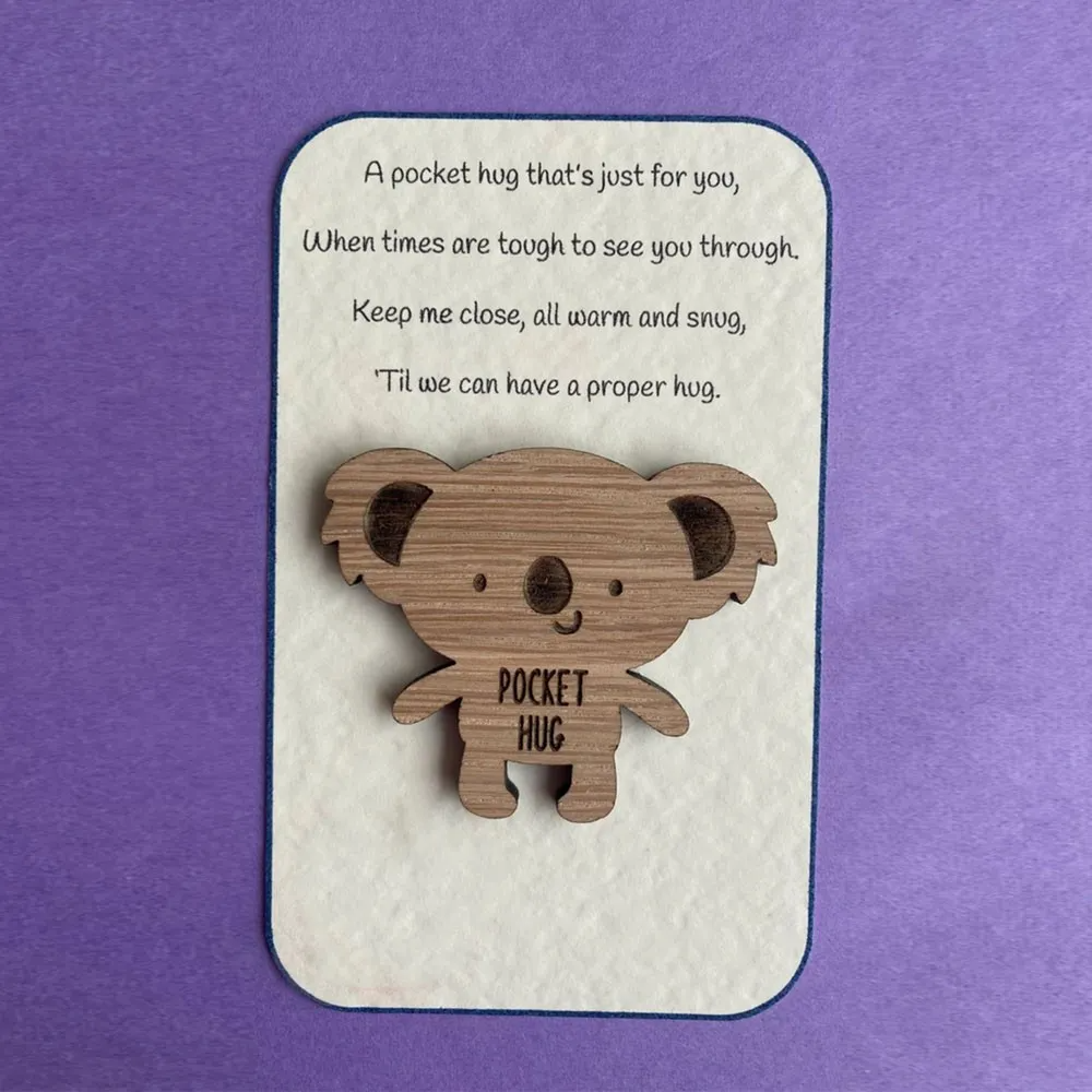 💖POCKET HUG WOODEN TOKEN