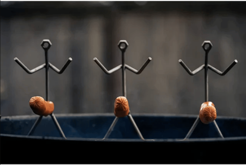 ✨2023 HOT SALE-49% OFF 🔥Weenie Shaped Hotdog Holder🔥