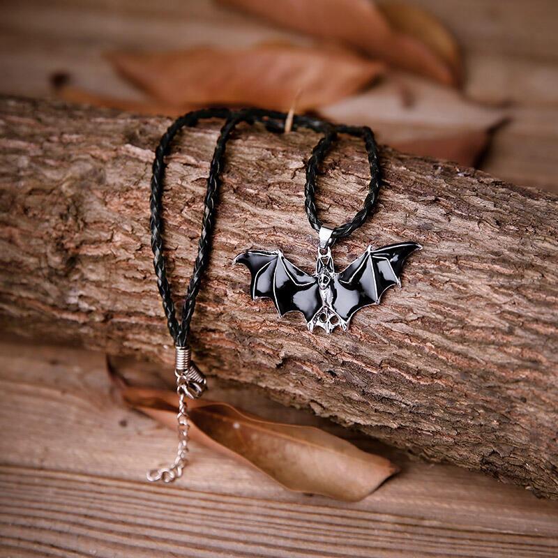 Halloween Vintage Vampire Bat Pendant Necklace - Black-yoyobikini