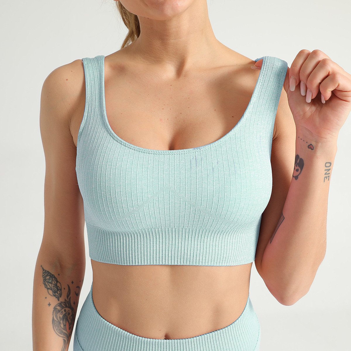 Ribbed Scoop Neck Backless Sports Bra-Pinkami