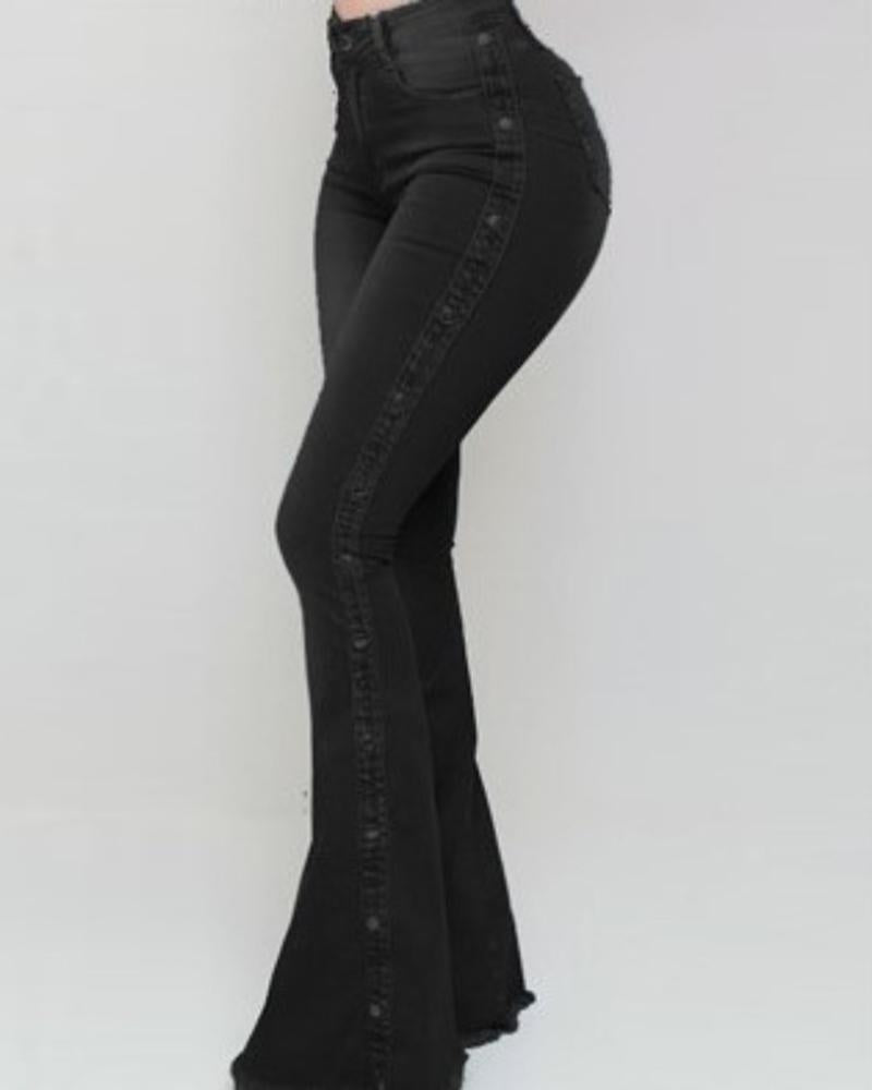 Women Solid Button Decor Pocket Detail Raw Hem Flare Jeans-Pinkami