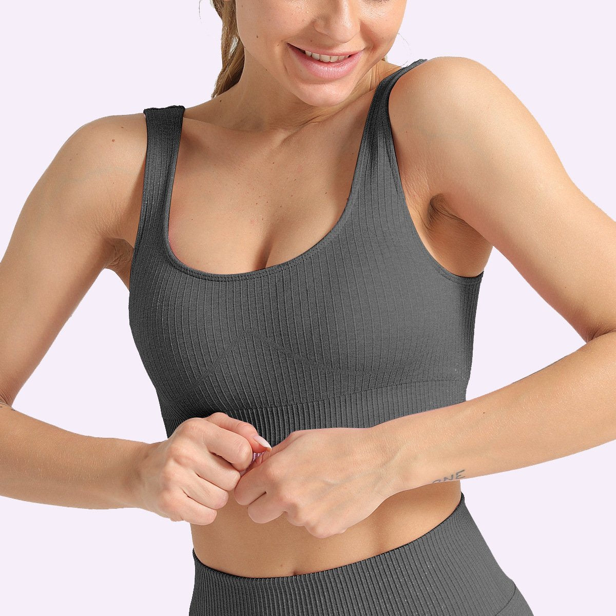 Ribbed Scoop Neck Backless Sports Bra-Pinkami