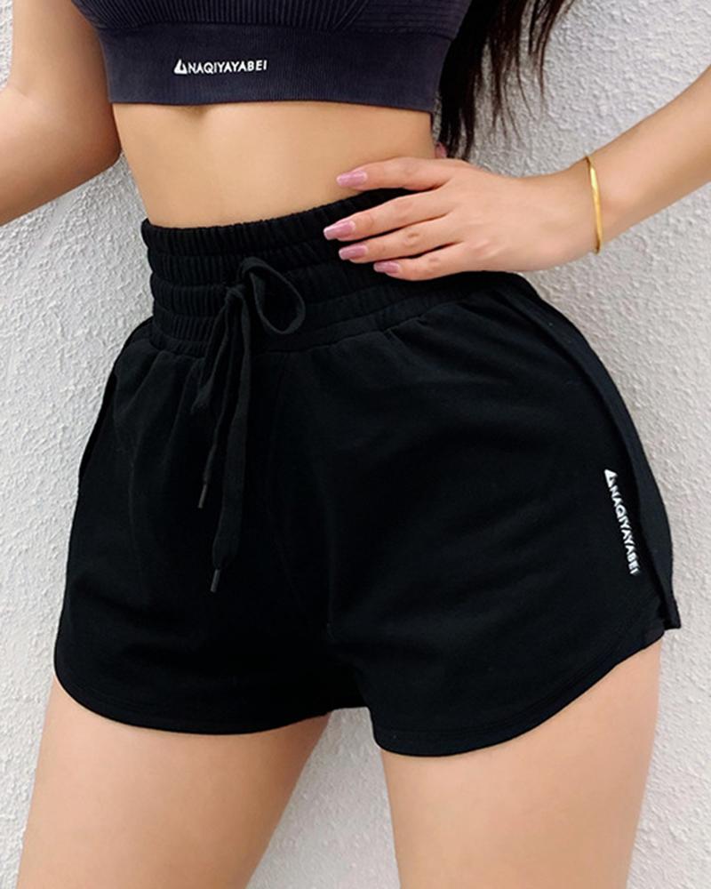 Letter Print Drawstring Waist Patch Pocket Asymmetrical Hem Sports Shorts-Pinkami