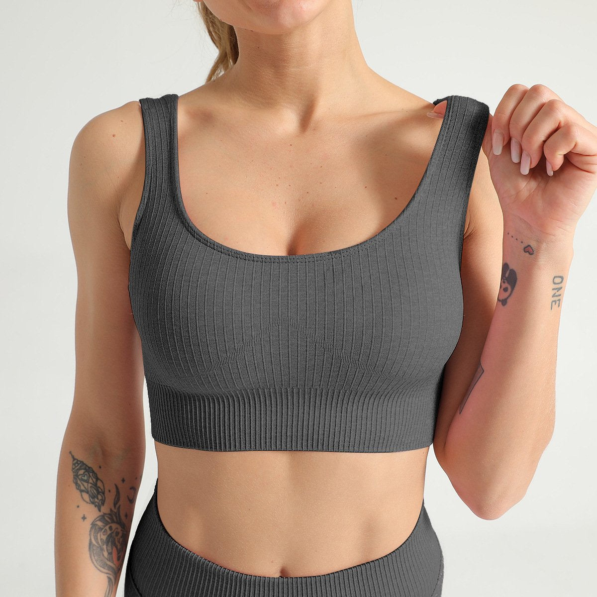 Ribbed Scoop Neck Backless Sports Bra-Pinkami