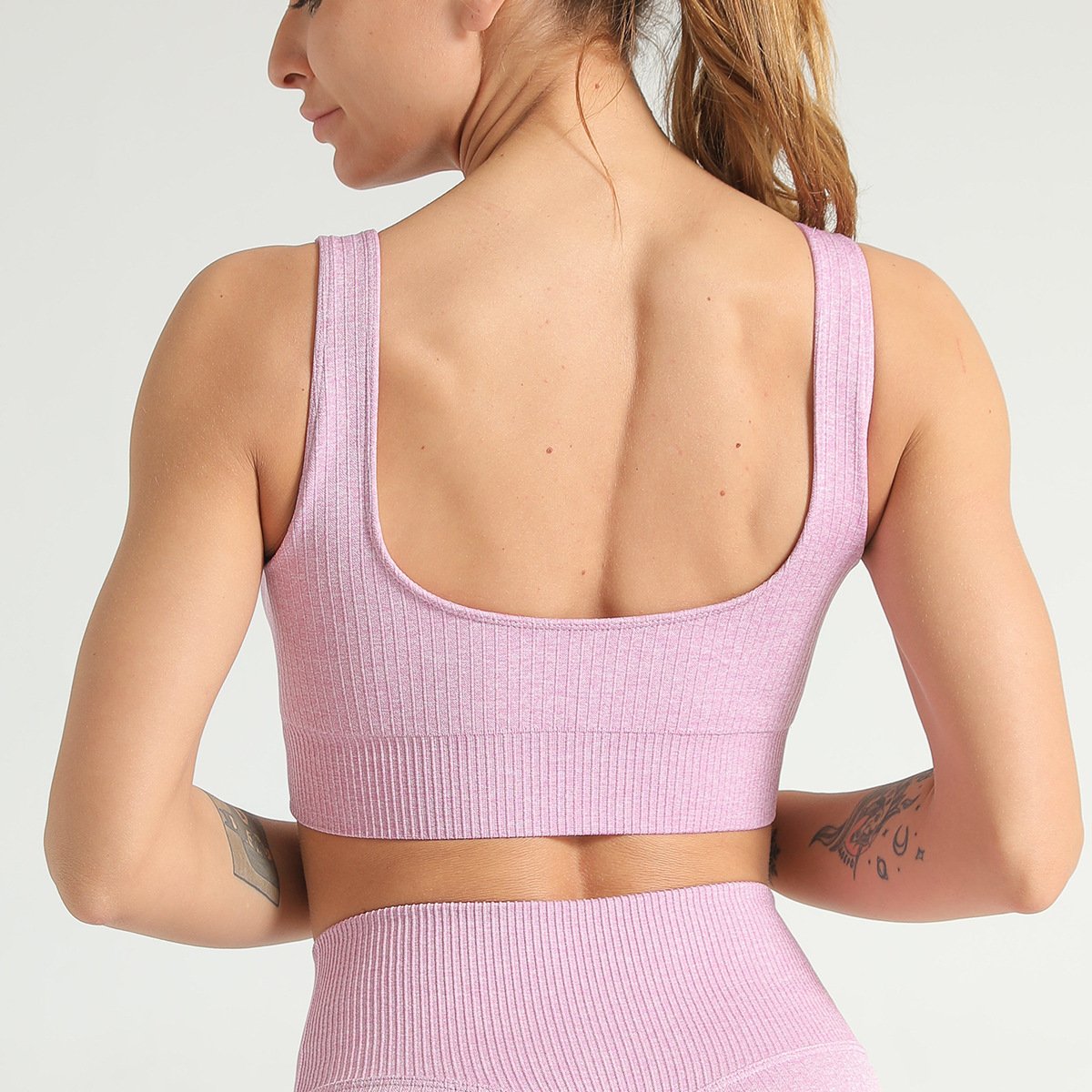 Ribbed Scoop Neck Backless Sports Bra-Pinkami