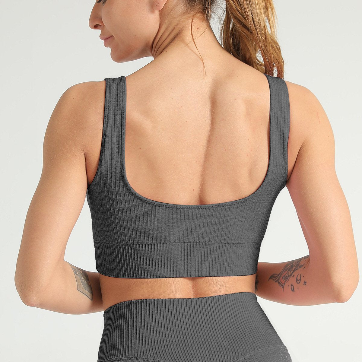 Ribbed Scoop Neck Backless Sports Bra-Pinkami