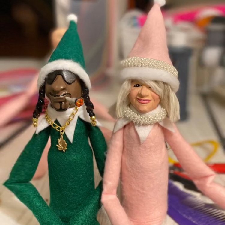 Snoop on a Stoop Christmas Elf Doll cumxny