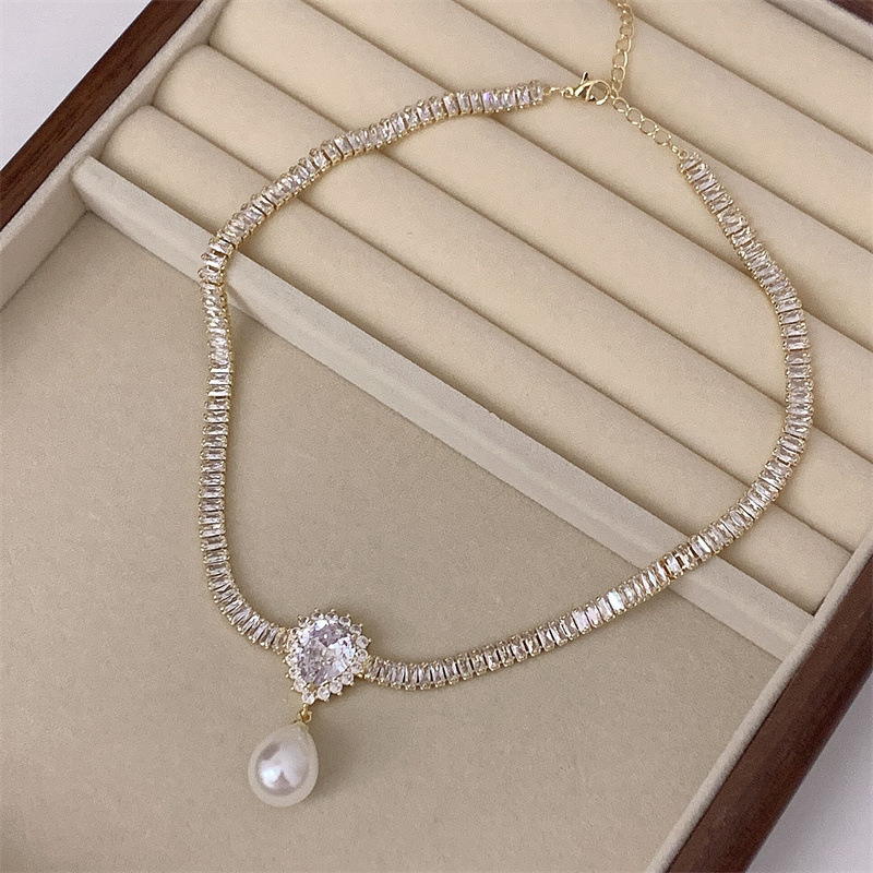 Delicate Zirconia Pearl Necklace