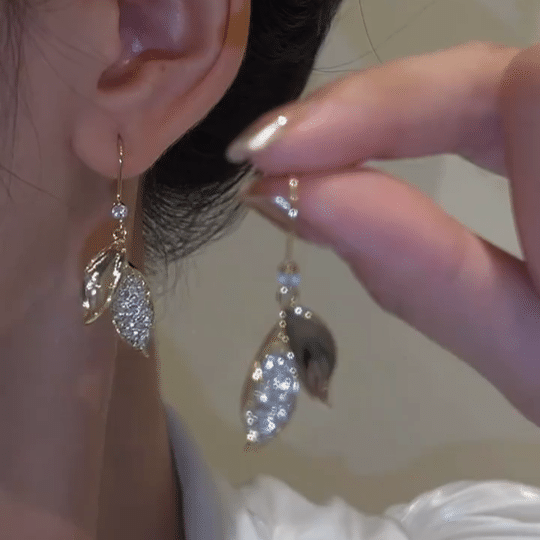 Fashion Diamond Leaf Earrings