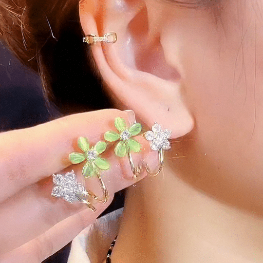 LAST DAY 70% OFF - Sparkling Flower Crystal Earrings(Buy 2 Free Shipping)
