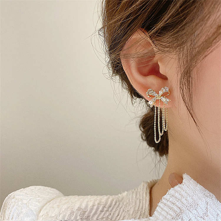 Diamond Bow-Kont Fringe Earrings