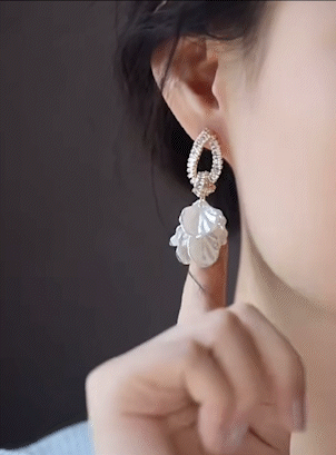 Light luxury diamond flower earrings