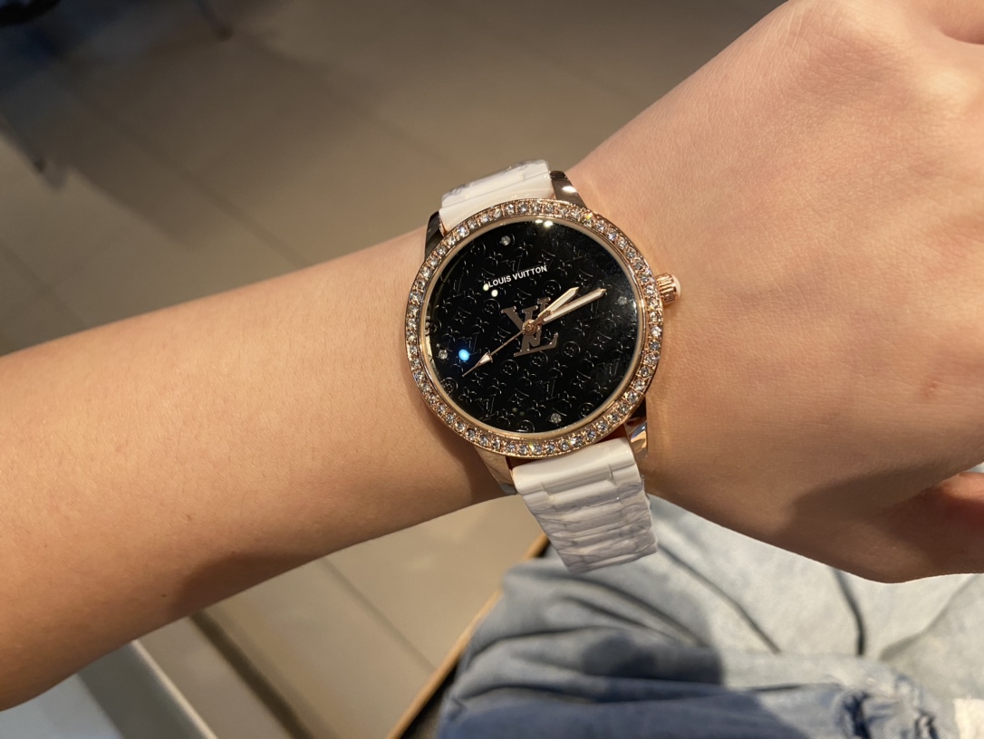 Louis Vuitton Women Watch Ceramic Watchband