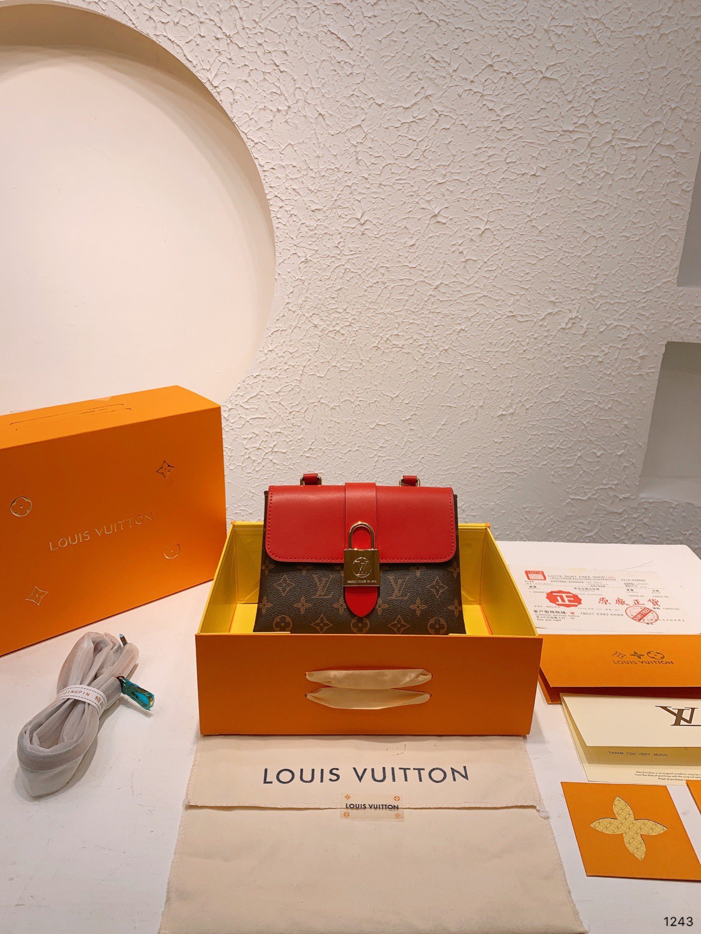 LV Louis Vuitton Lucky BB Handbags Shoulder Bags 