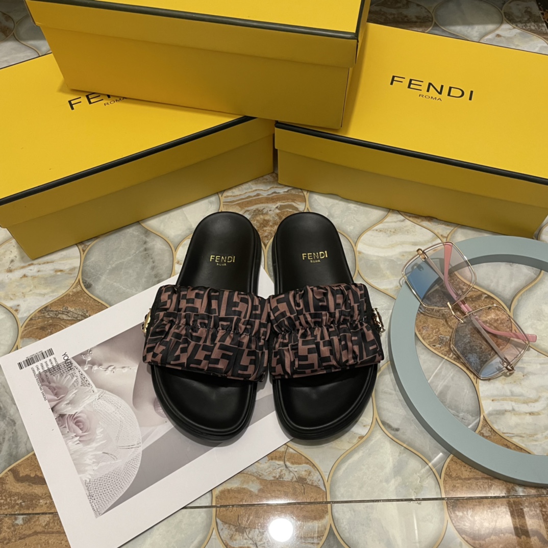 FENDI Collection Fendi first new women slip-on & ankle-strap sandals