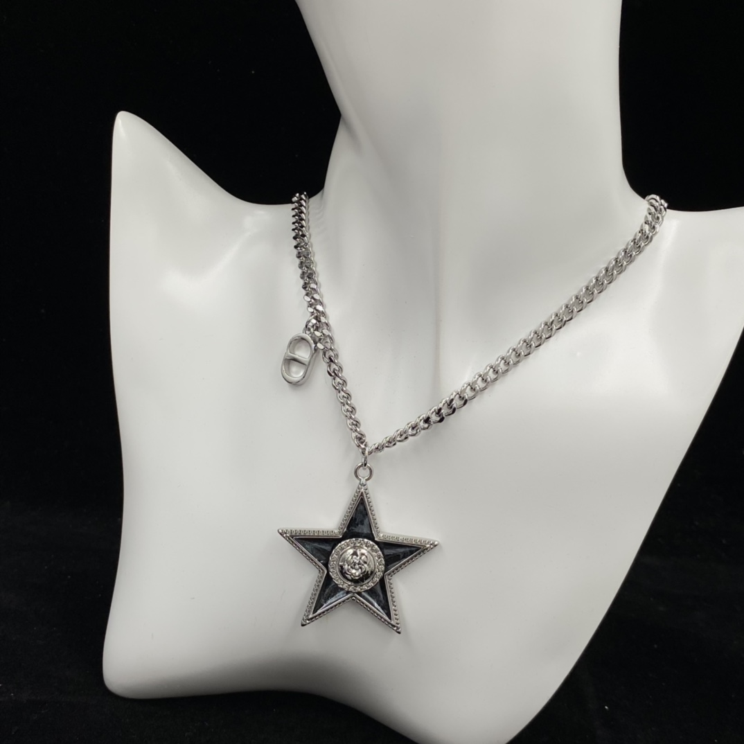 Dior Fashion Quagram Star Necklace