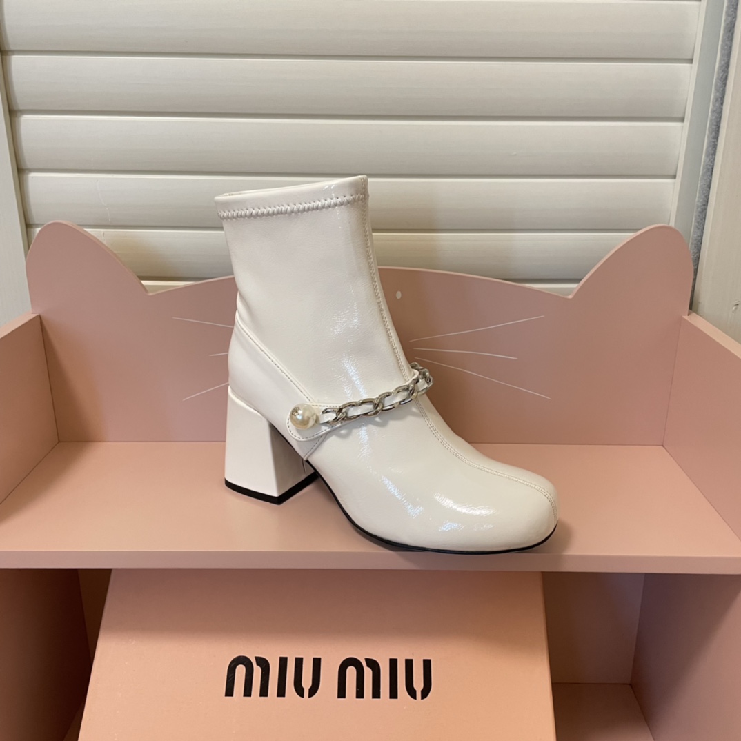 Miumiu 2022 pearl chunky heel short boots with chain