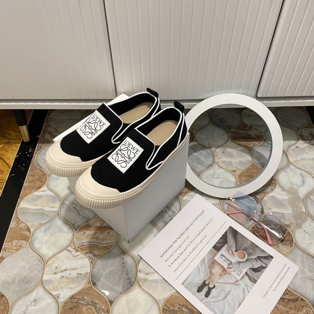 Loewe new women loafers flats 