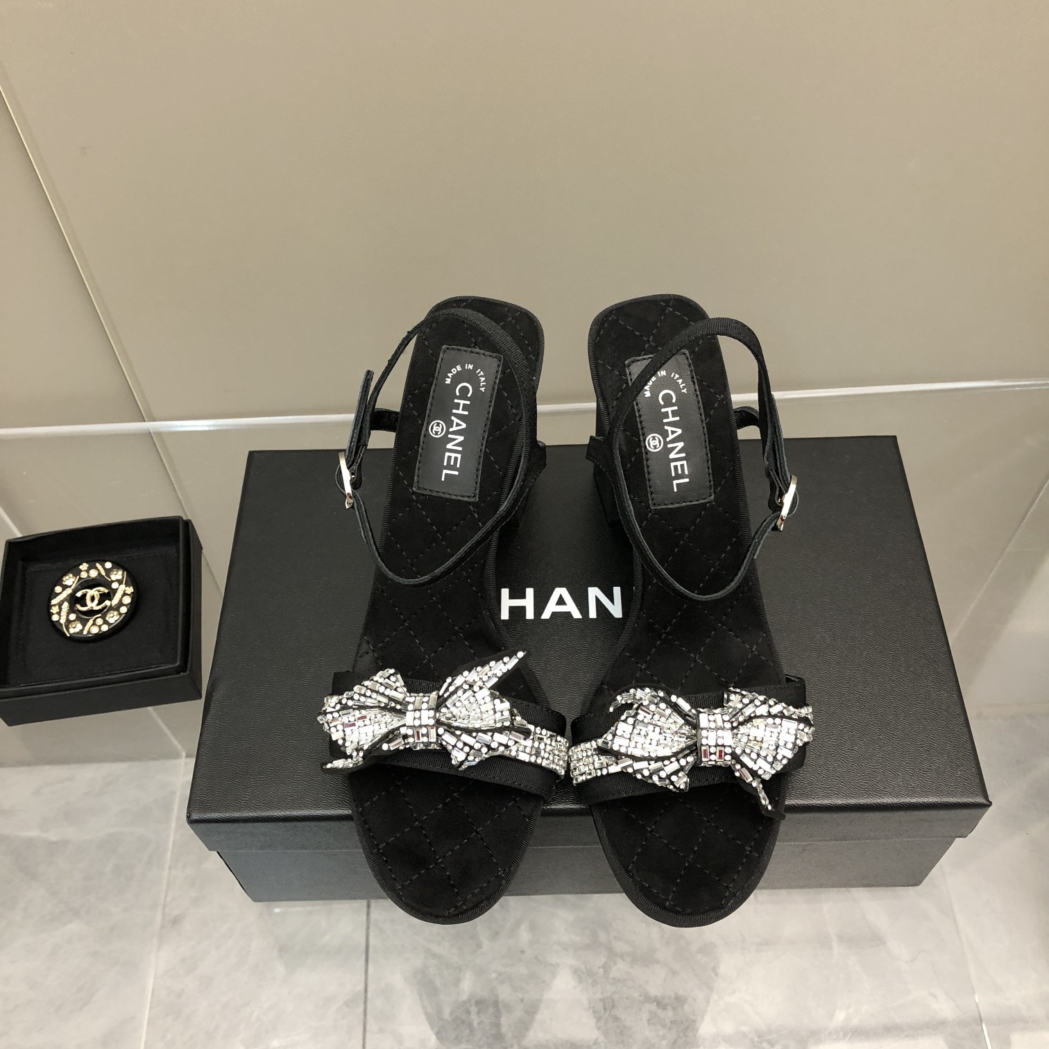 Chanel Rhinestone Bow Ladies Flip-On Sandals