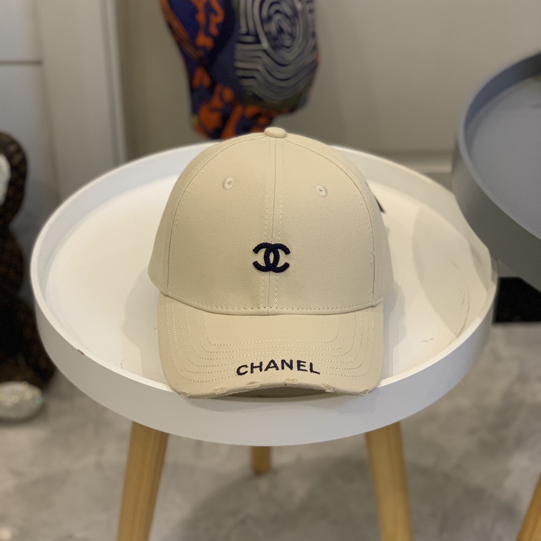 Classic Chanel LOGO embroidered baseball cap （Unisex）