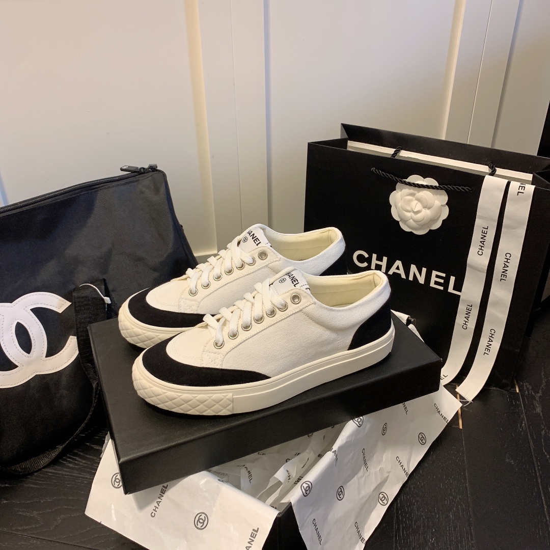 Chanel Vintage retro sneakers casual shoes 