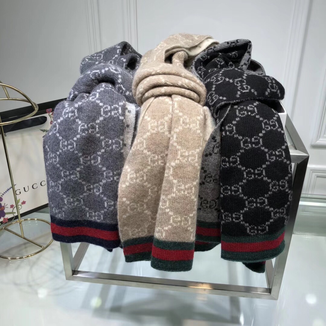 Gucci cashmere knitted jacquard scarf