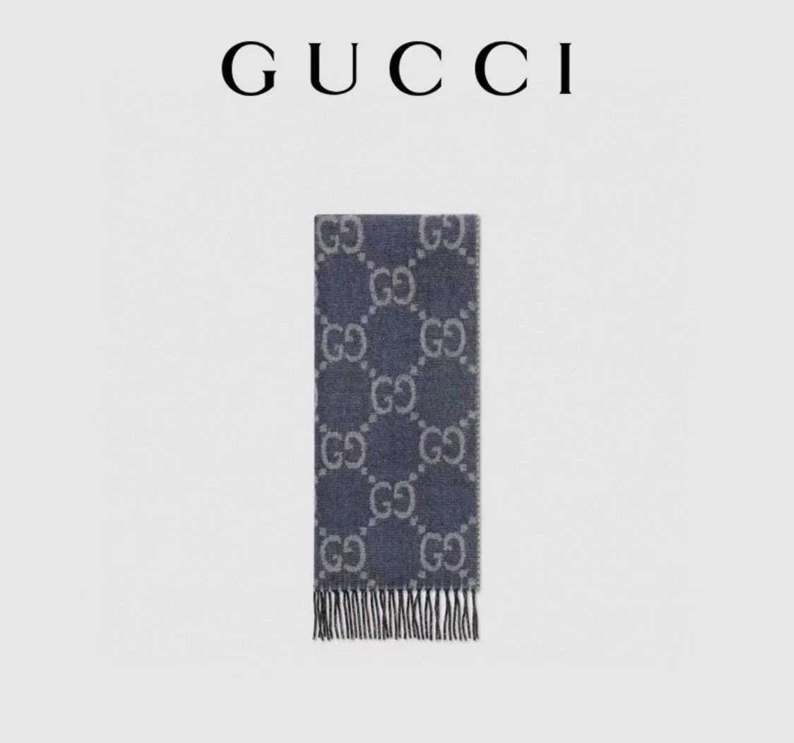 Gucci classic jacquard scarf