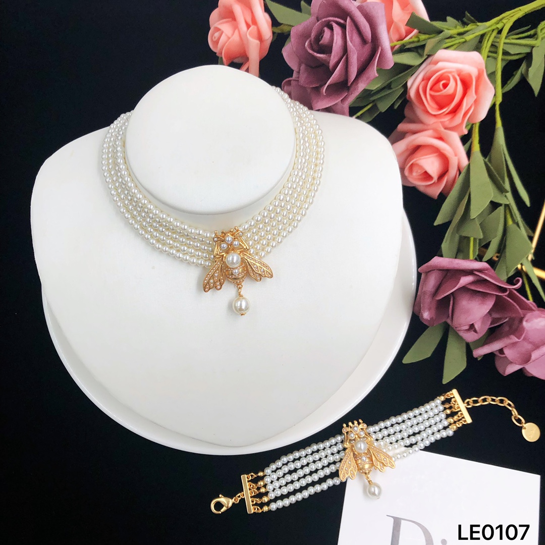 Dior Fashion Bracelet Necklace Set