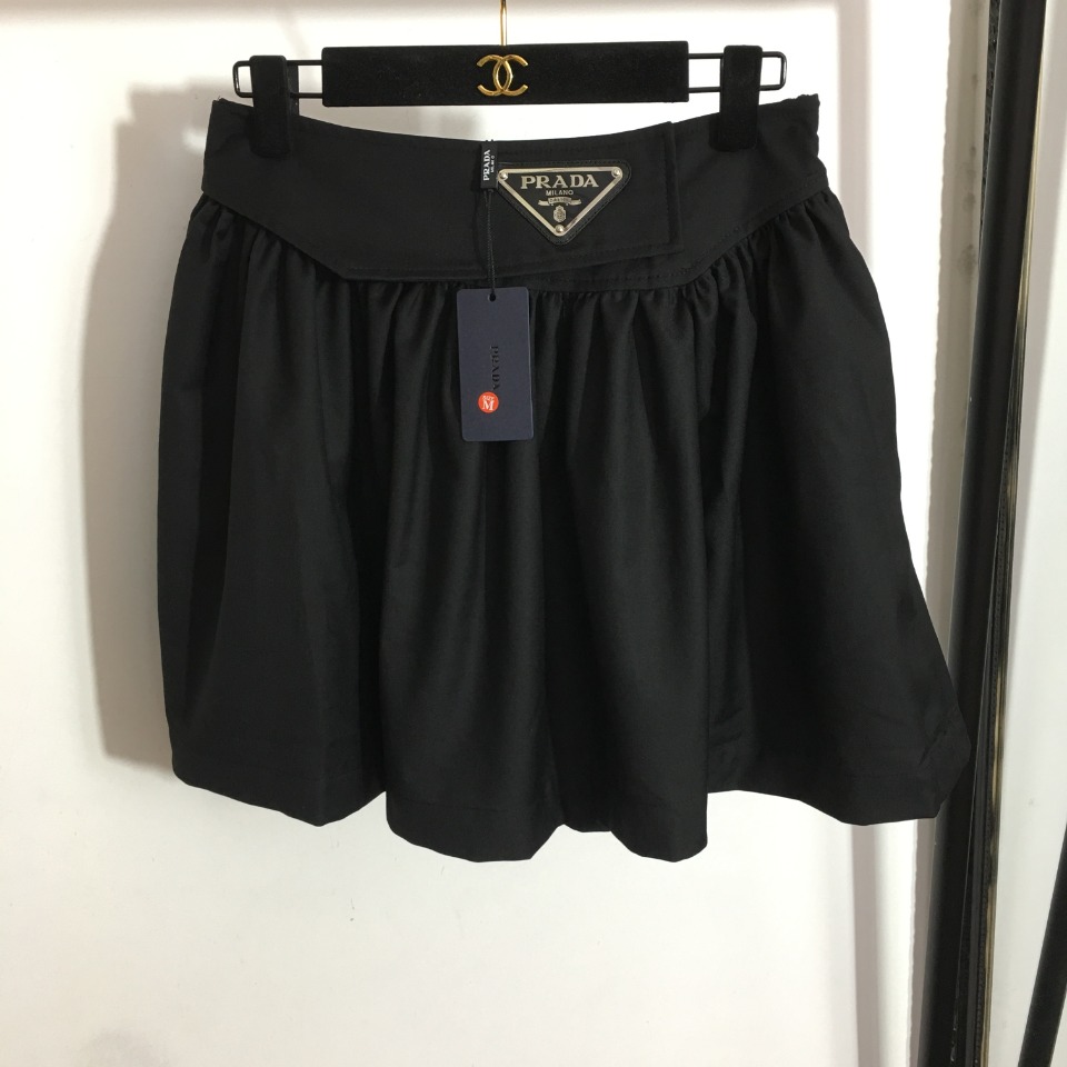 Prada high waist pleated skirt with underwears