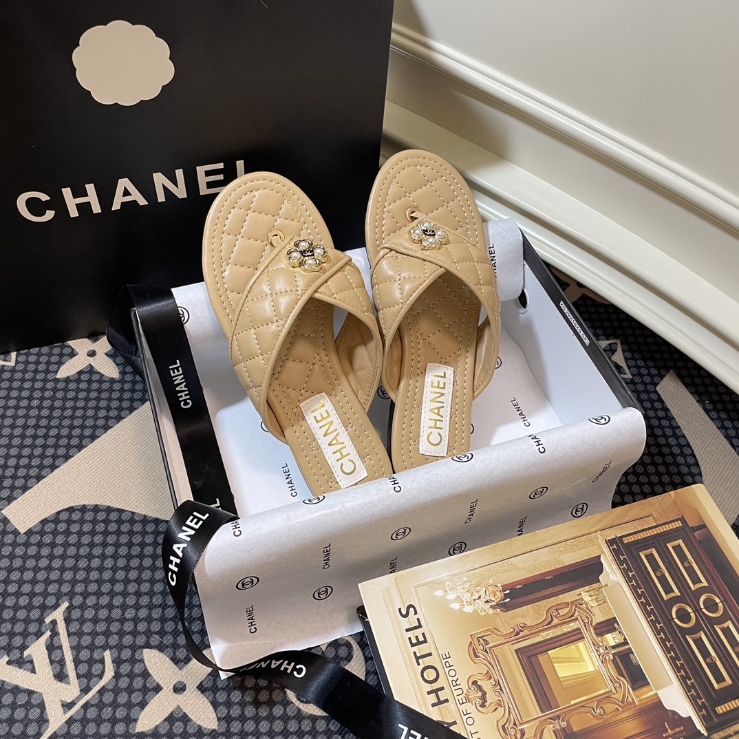 Chanel 2023 top counter early summer new pearl rhombus flip flops