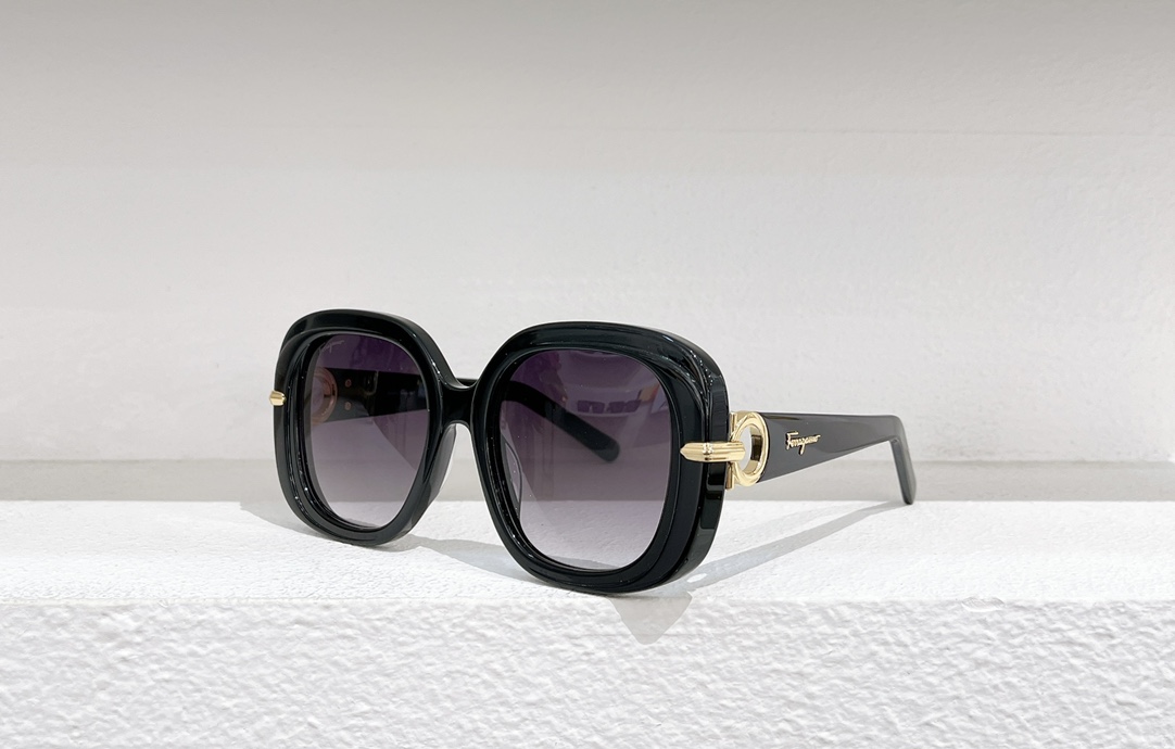 Salvatore ferragam fashion glasses